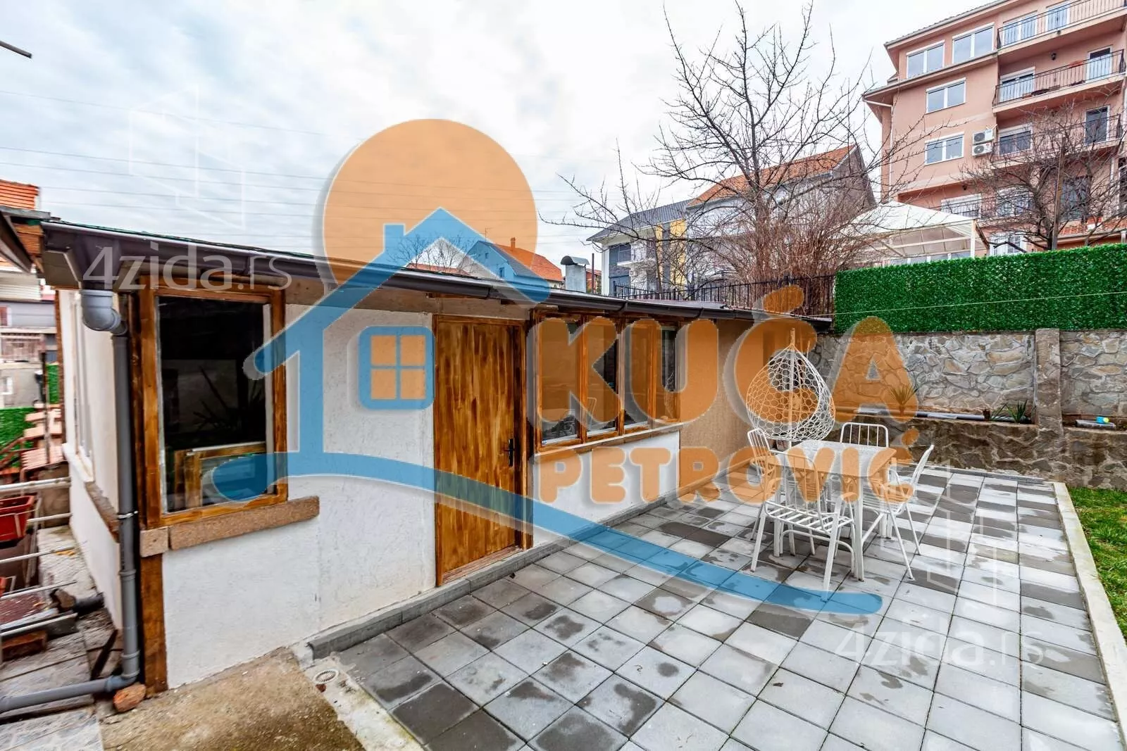 Dvoiposoban stan | 4zida