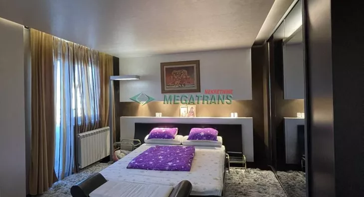 Šestosoban stan | 4zida