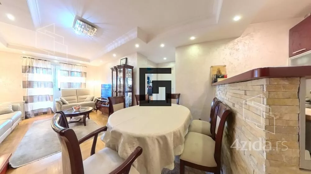 Četvorosoban stan | 4zida