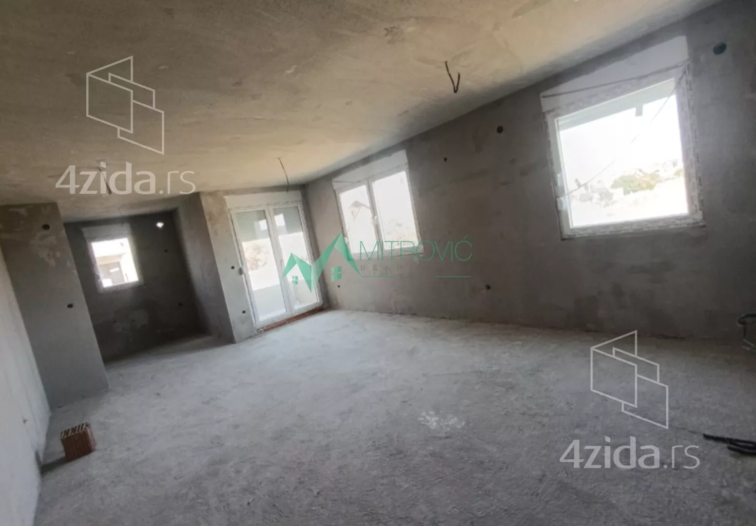 Četvorosoban stan | 4zida