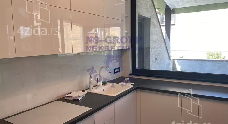 Šestosoban stan | 4zida