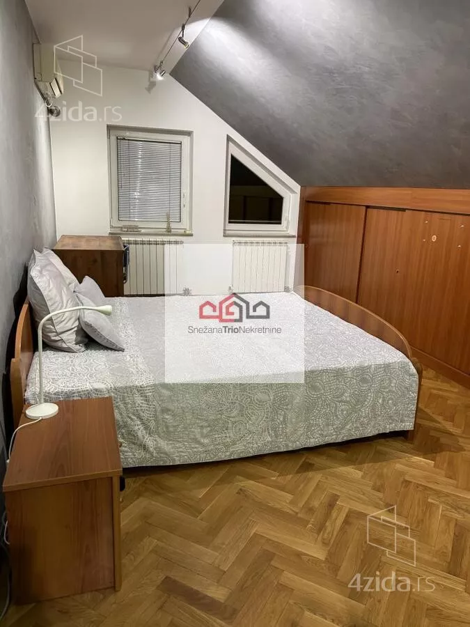 Četvoroiposoban stan | 4zida