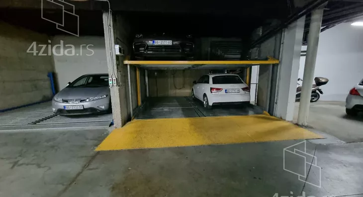 Troiposoban stan | 4zida