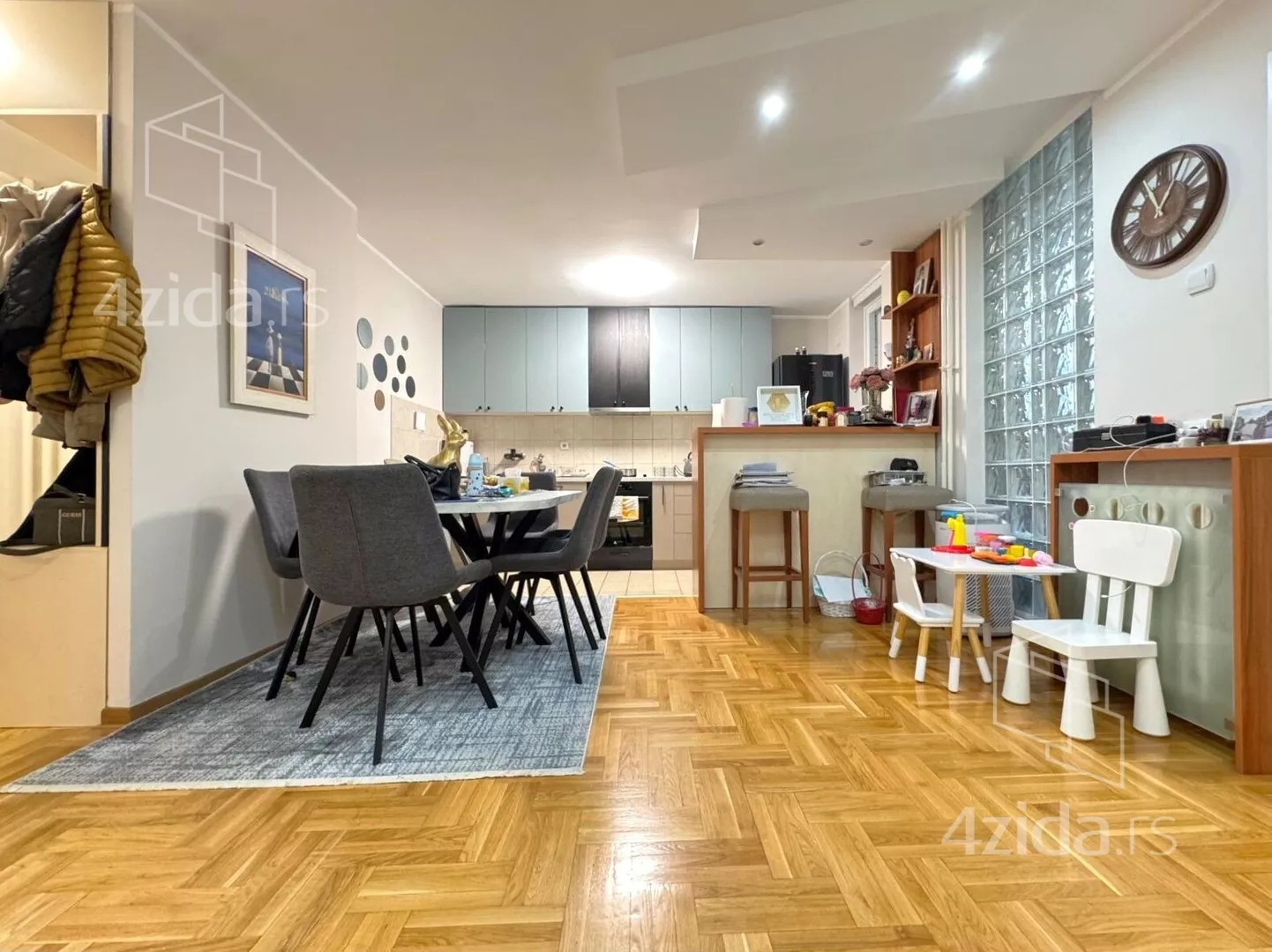 Četvorosoban stan | 4zida
