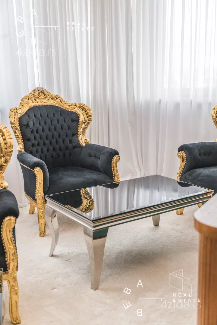 Šestosoban stan | 4zida