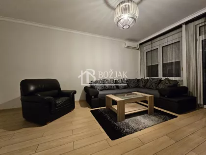 Žitni trg | 4zida.rs