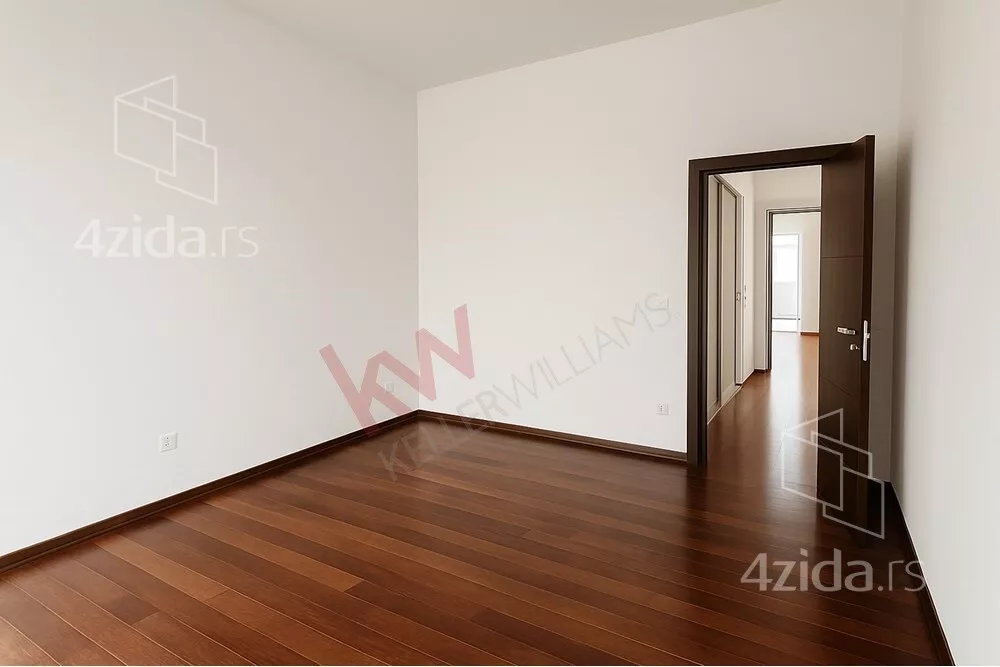 Šestosoban stan | 4zida