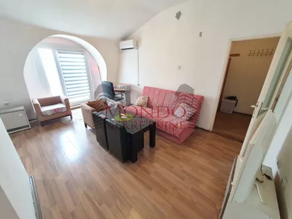 Ekonomski/Pravni Fakultet | 4zida.rs