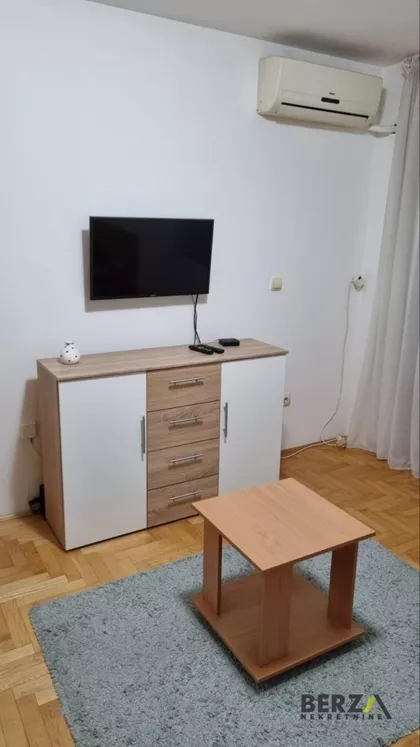 Cara Dušana | 4zida.rs