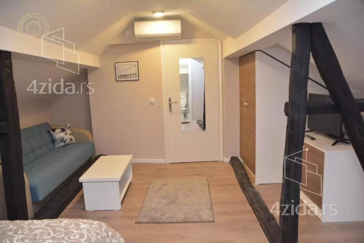 Poslovna zgrada | 4zida