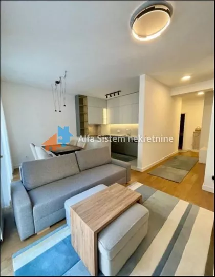 Crveni Krst Vračar | 4zida.rs