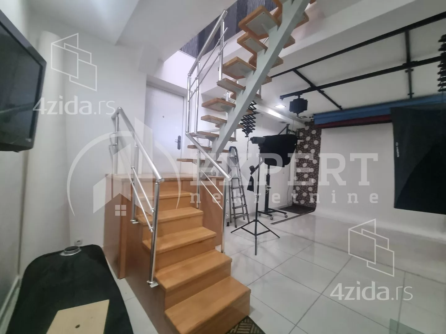 Lokal | 4zida