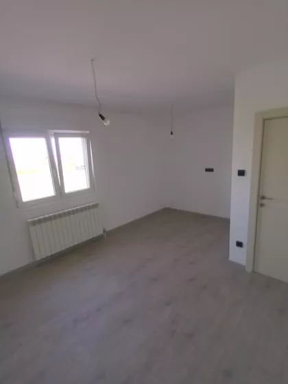 Lazara Popovića 20 | 4zida.rs