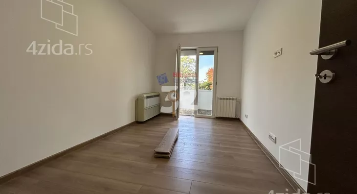 Četvoroiposoban stan | 4zida