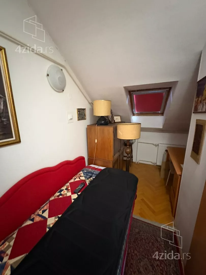 Troiposoban stan | 4zida