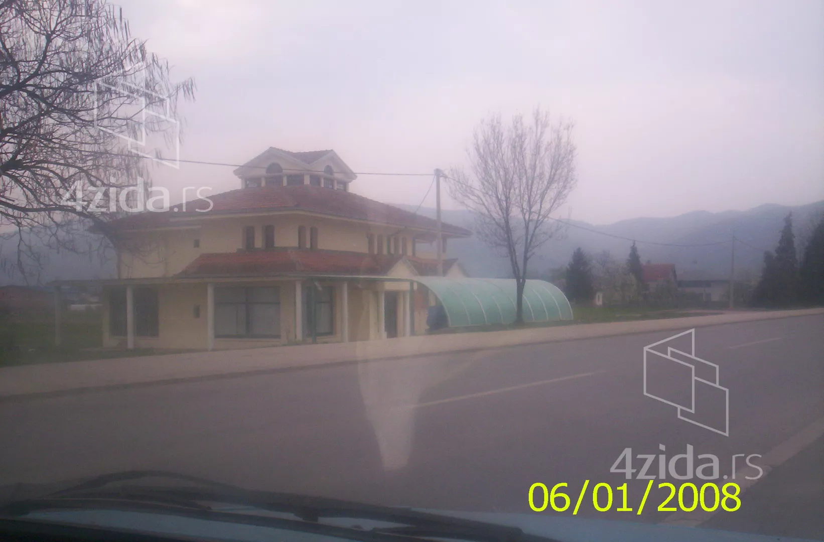 Lokal | 4zida