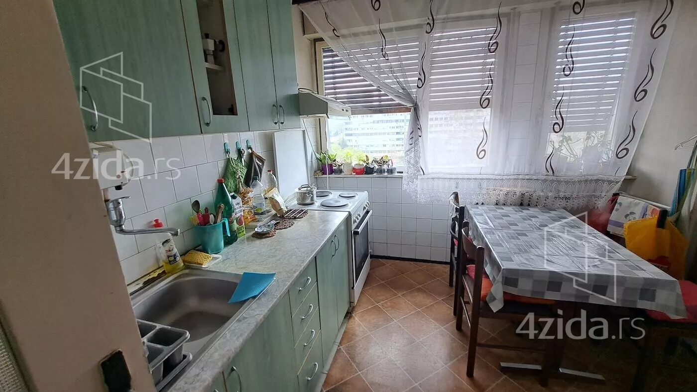 Troiposoban stan | 4zida