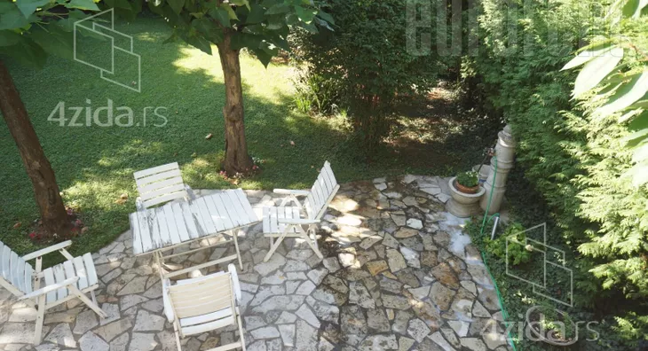 Šestosoban stan | 4zida