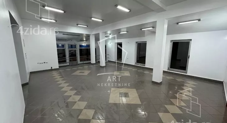 Lokal | 4zida