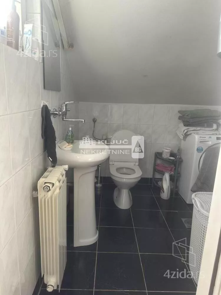 Četvoroiposoban stan | 4zida