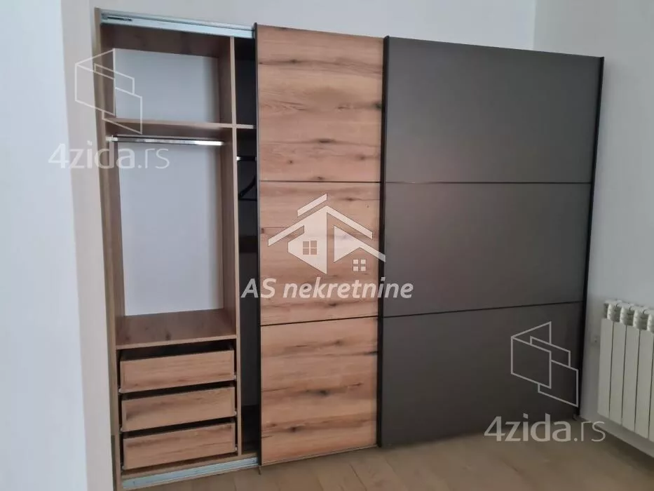 Šestosoban stan | 4zida