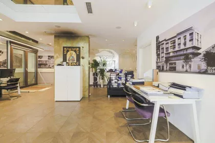 Strahinjića Bana bb | 4zida.rs