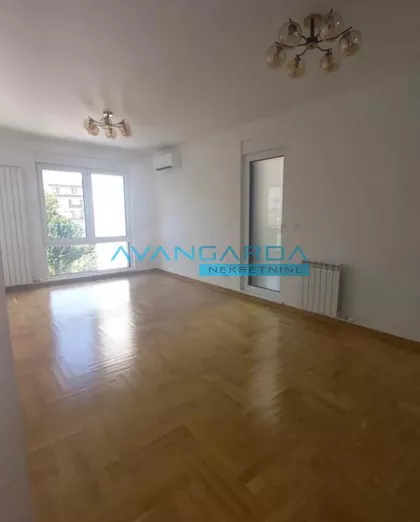 Hadži-Prodanova | 4zida.rs