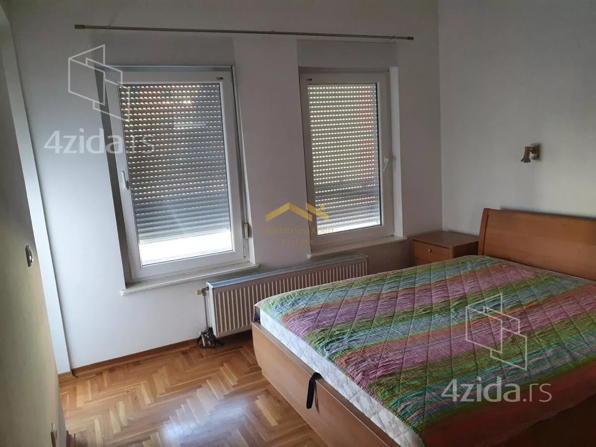 Šestosoban stan | 4zida