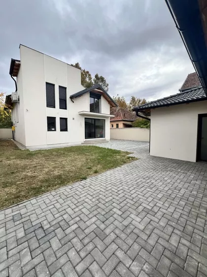 Mali Radanovac | 4zida.rs