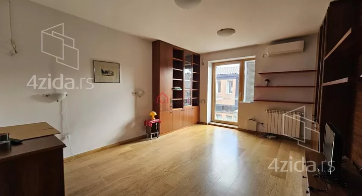 Sedmosoban stan | 4zida