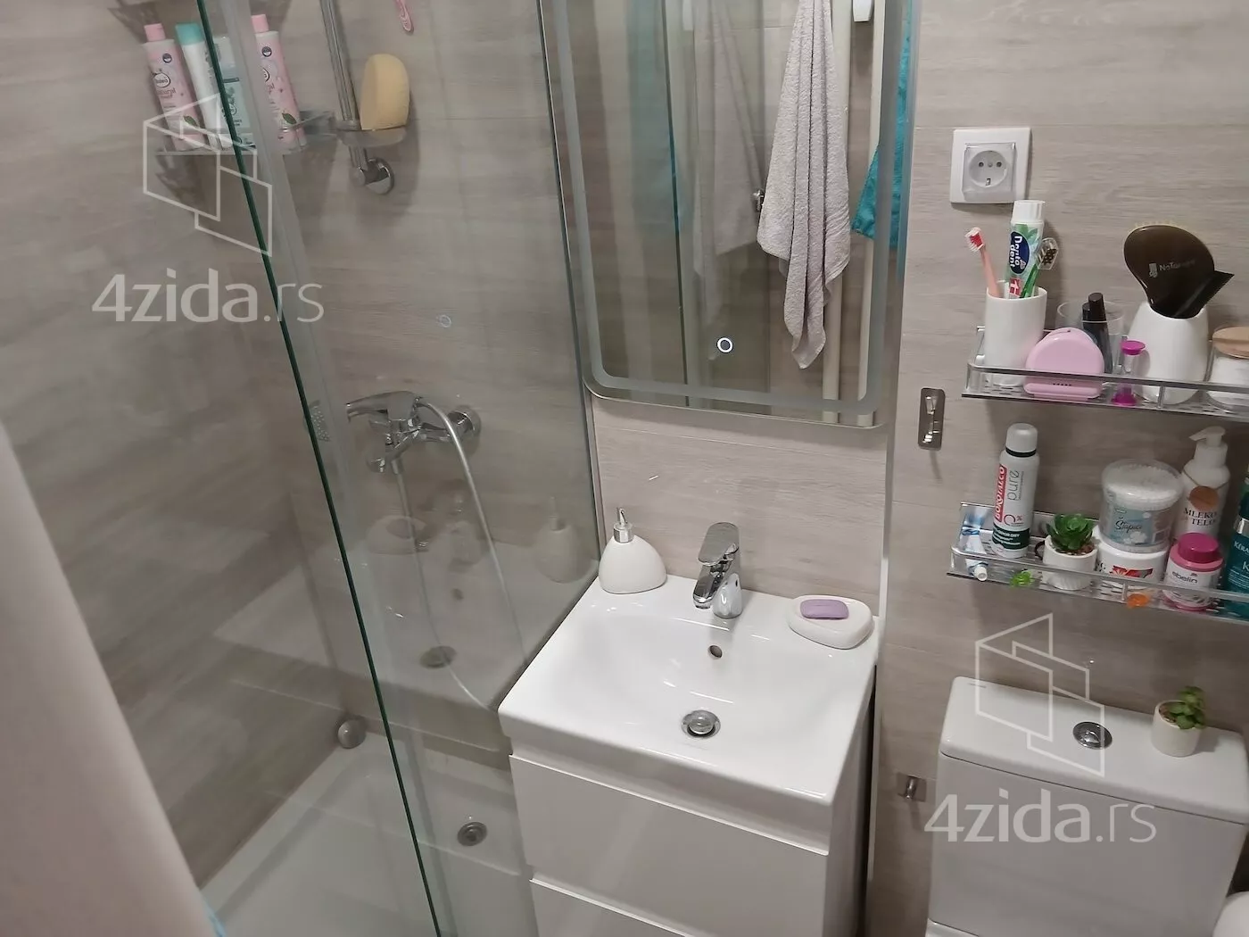 Jednoiposoban stan | 4zida