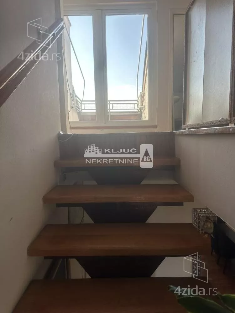 Četvoroiposoban stan | 4zida