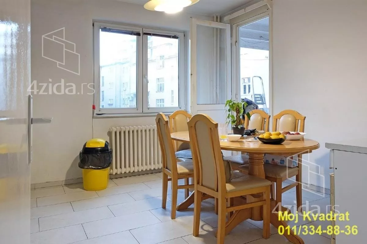 Četvoroiposoban stan | 4zida