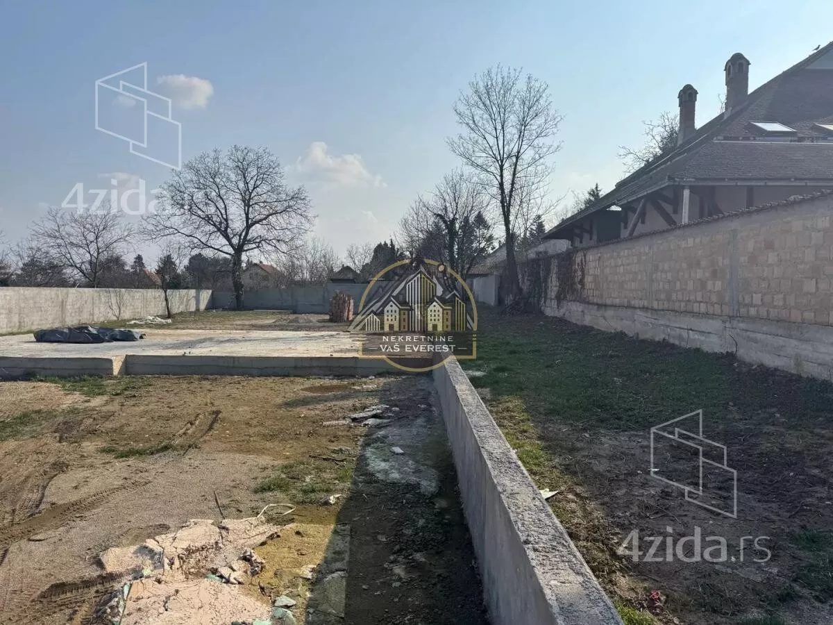 Plac | 4zida