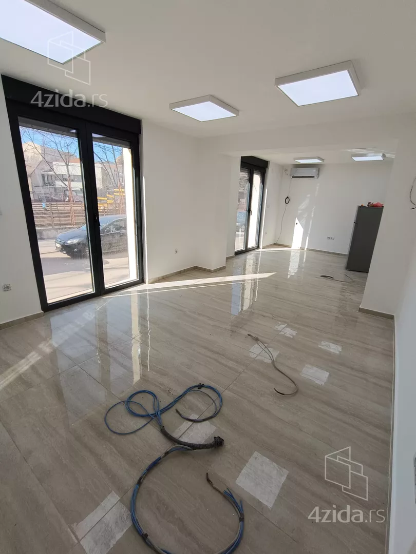Poslovni prostor | 4zida