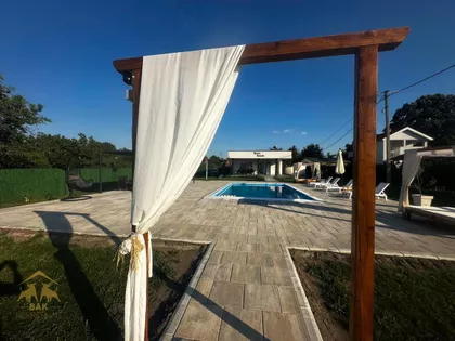 Okolne lokacije | 4zida.rs