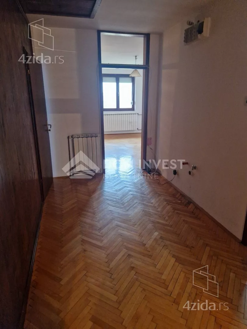 Četvoroiposoban stan | 4zida