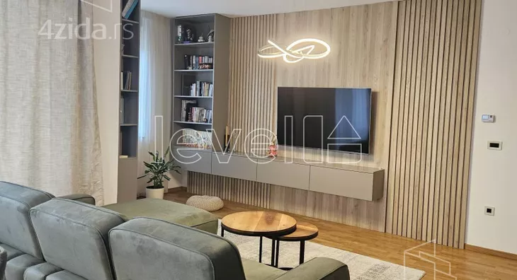 Četvoroiposoban stan | 4zida