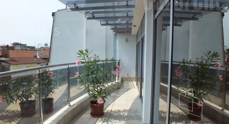 Šestosoban stan | 4zida