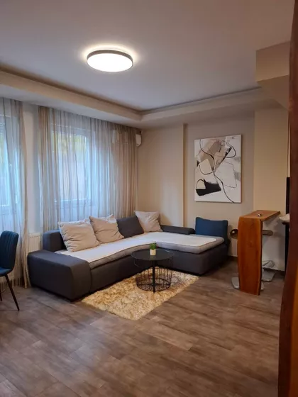 Vuka Karadžića | 4zida.rs