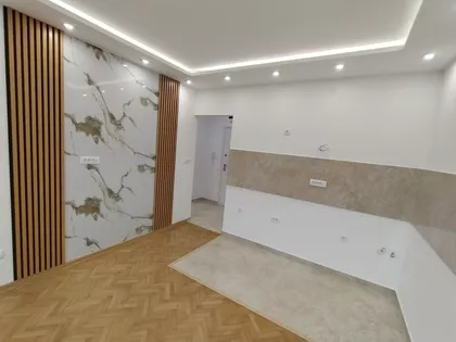 Ustanička 143 | 4zida.rs