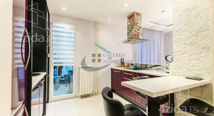 Troiposoban stan | 4zida