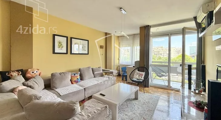 Troiposoban stan | 4zida