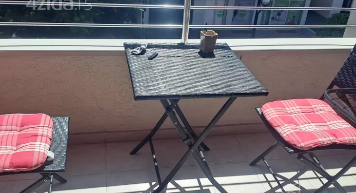 Troiposoban stan | 4zida