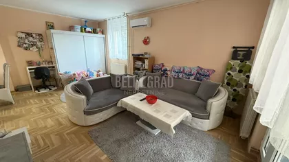 Pariske komune | 4zida.rs