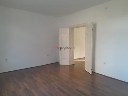 Autobuska Stanica | 4zida.rs