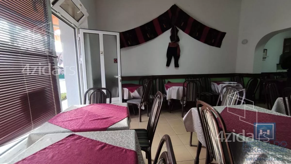 Poslovna zgrada | 4zida