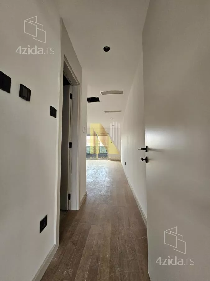 Petosoban stan | 4zida