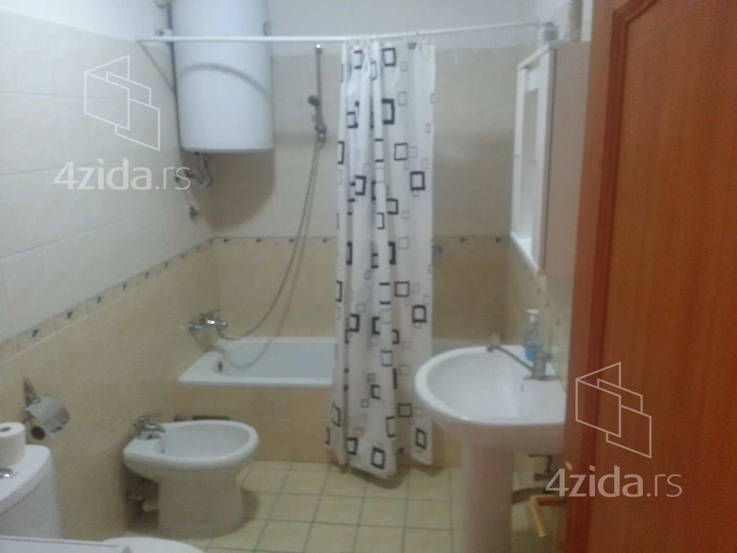 Troiposoban stan | 4zida