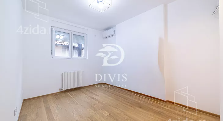 Četvoroiposoban stan | 4zida